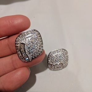 Studs earrings for women